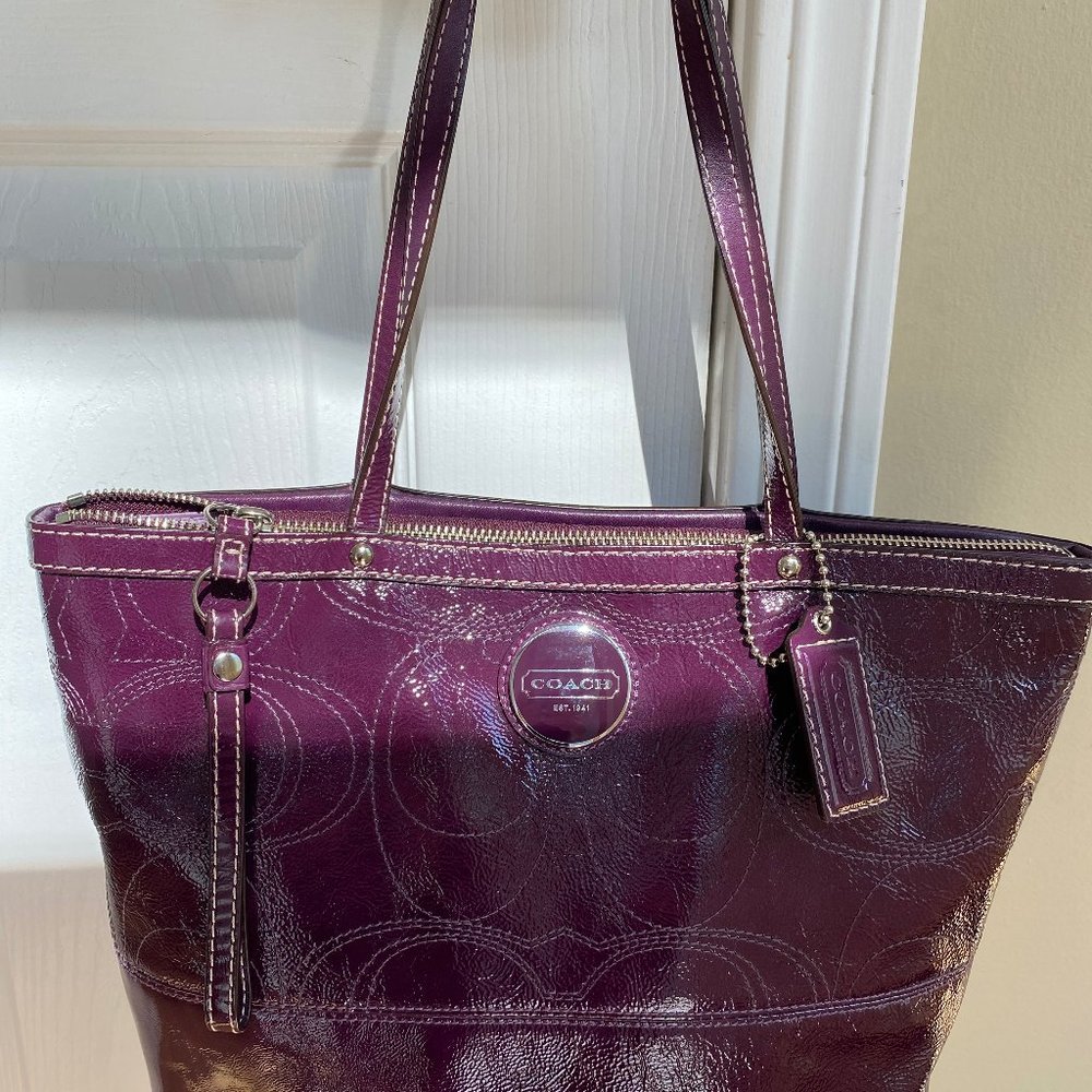COACH Signature Stitched Purple Patent EUC /Clean